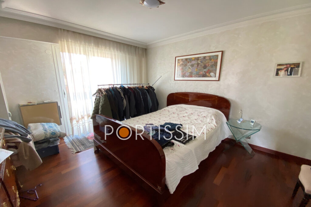 vente  5 Pièce(s) – 5 pièces – 4 chambres – NR voyageurs – 184.00 m²