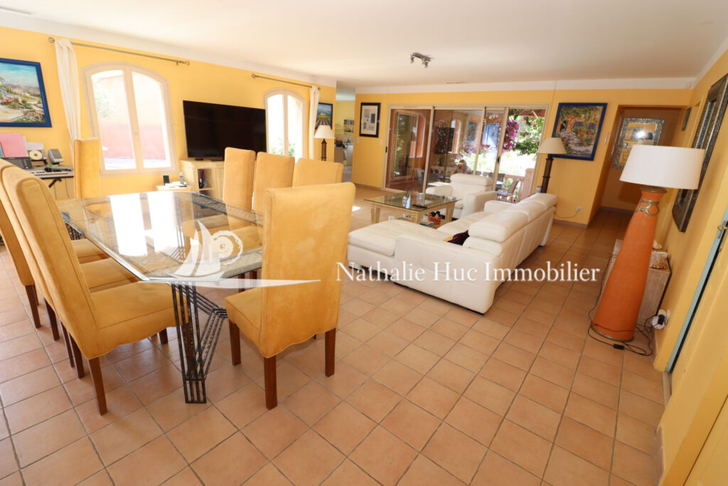 vente villa 5 Pièce(s) – 5 pièces – 4 chambres – NR voyageurs – 154.00 m²