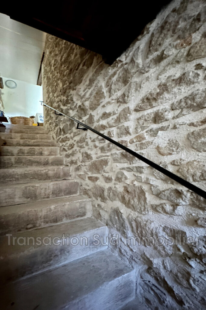 vente maison de village 5 Pièce(s) – 5 pièces – 4 chambres – NR voyageurs – 125.00 m²