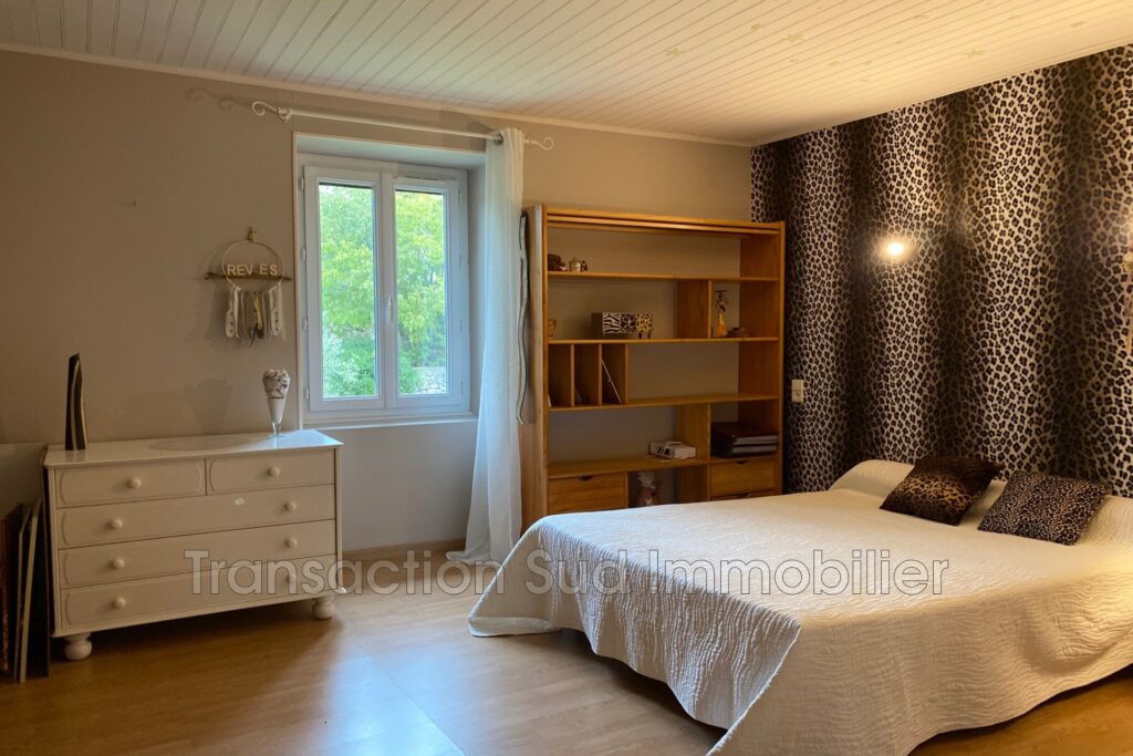 vente maison 10 Pièce(s) – 10 pièces – 4 chambres – NR voyageurs – 158.24 m²