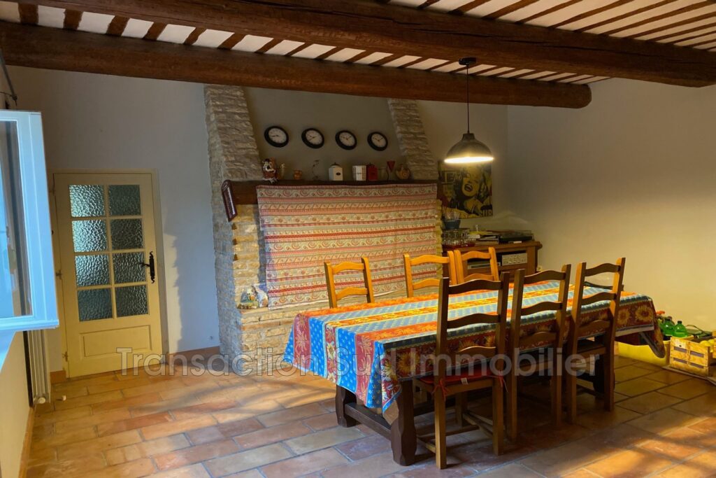 vente maison 10 Pièce(s) – 10 pièces – 4 chambres – NR voyageurs – 158.24 m²