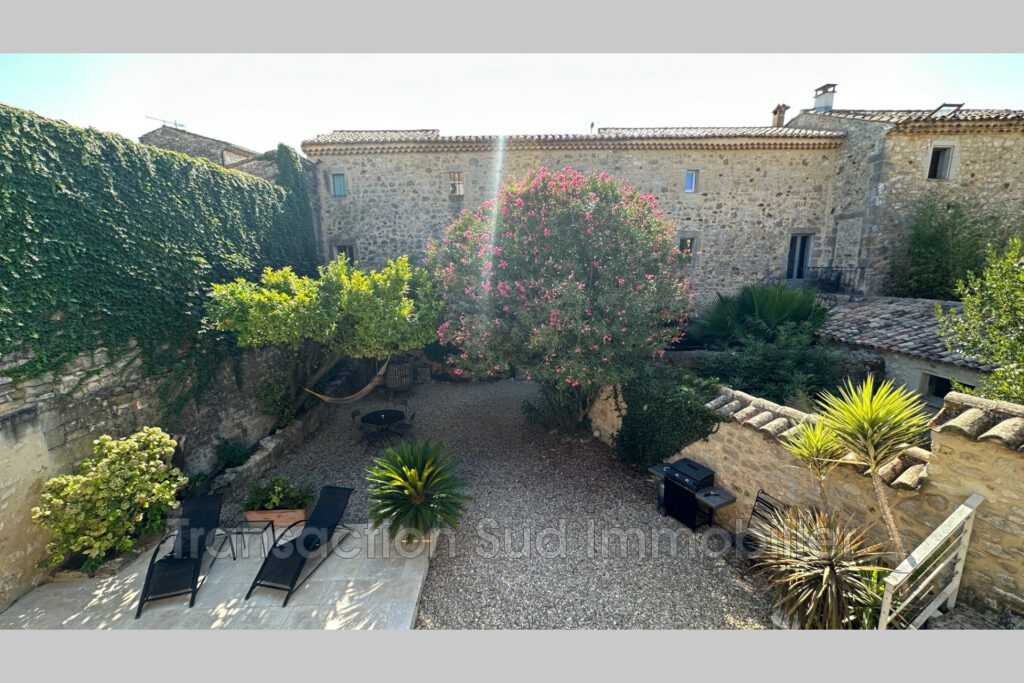 vente maison 11 Pièce(s) – 11 pièces – 7 chambres – NR voyageurs – 280.00 m²