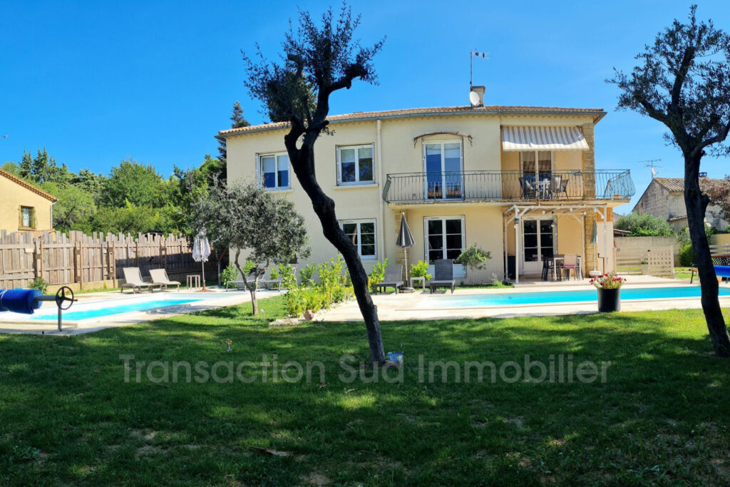 vente propriété 10 Pièce(s) – 10 pièces – 7 chambres – NR voyageurs – 235.00 m²