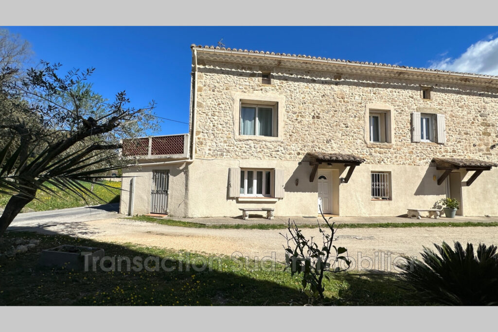 vente maison 10 Pièce(s) – 10 pièces – 4 chambres – NR voyageurs – 158.24 m²