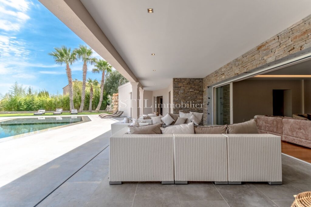 location saisonnière villa 5 Pièce(s) – 5 pièces – 4 chambres – NR voyageurs – 300.00 m²