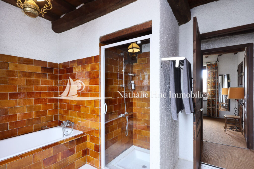 vente maison 8 Pièce(s) – 8 pièces – 7 chambres – 210.00 m²