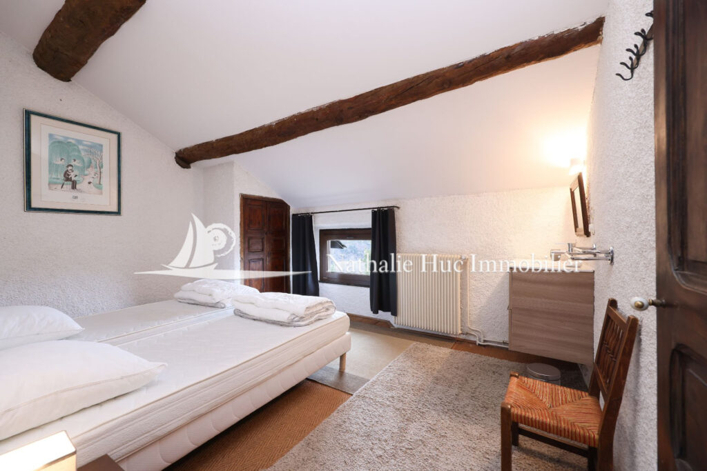 vente maison 8 Pièce(s) – 8 pièces – 7 chambres – 210.00 m²