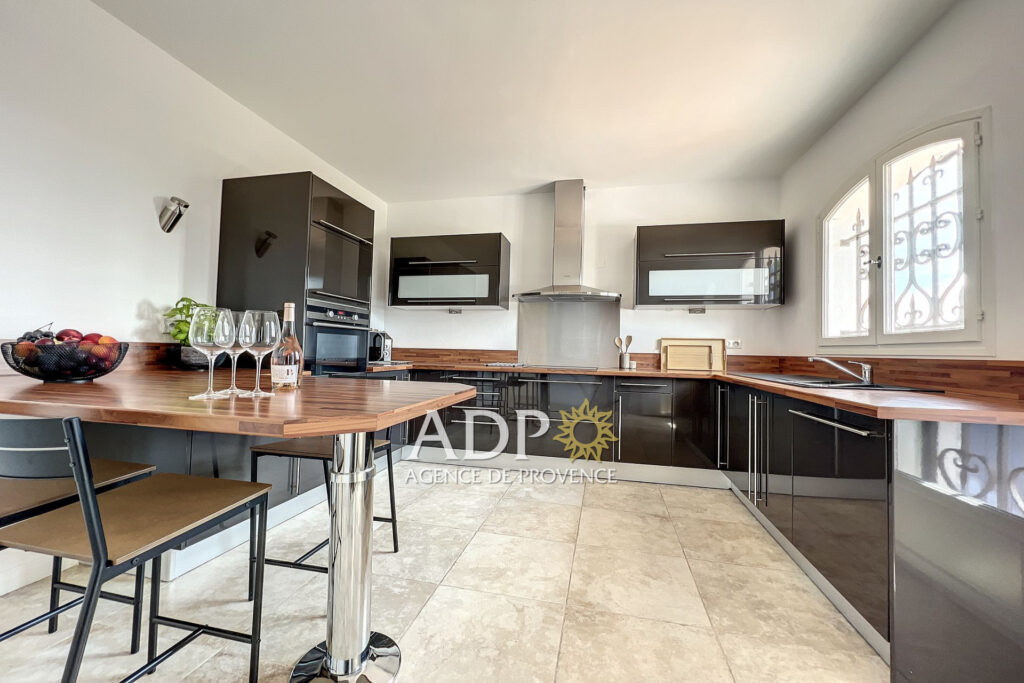 vente maison 7 Pièce(s) – 7 pièces – 6 chambres – 250.00 m²