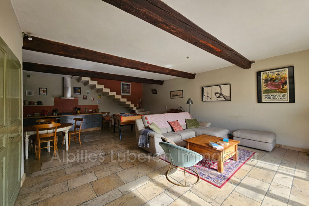 vente maison de campagne 6 Pièce(s) – 6 pièces – 4 chambres – NR voyageurs – 135.00 m²