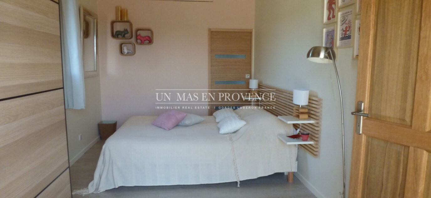  MAISON EN PIERRE AVEC PISCINE AU MILIEU DE LA GARRIGUE – 4 pièces – 3 chambres – NR voyageurs – 200.00 m²