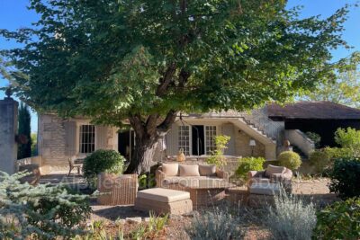 location saisonnière mas 7 Pièce(s) – 7 pièces – 5 chambres – 150.00 m²