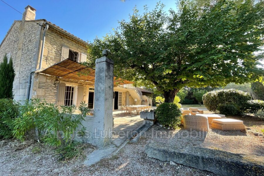 Maison à louer à Saint-Rémy-de-Provence