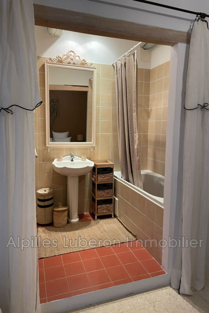 location saisonnière mas 7 Pièce(s) – 7 pièces – 5 chambres – NR voyageurs – 150.00 m²