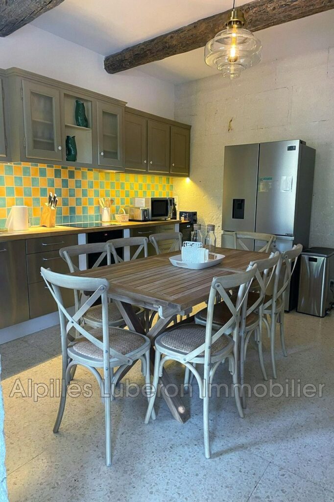 location saisonnière mas 7 Pièce(s) – 7 pièces – 5 chambres – NR voyageurs – 150.00 m²