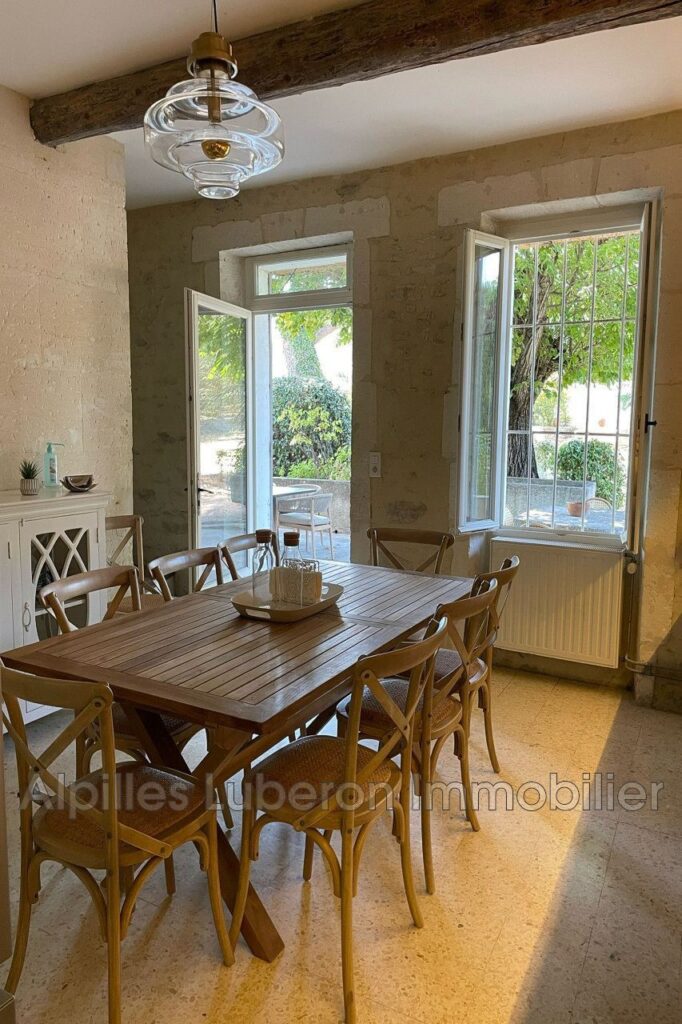 location saisonnière mas 7 Pièce(s) – 7 pièces – 5 chambres – NR voyageurs – 150.00 m²