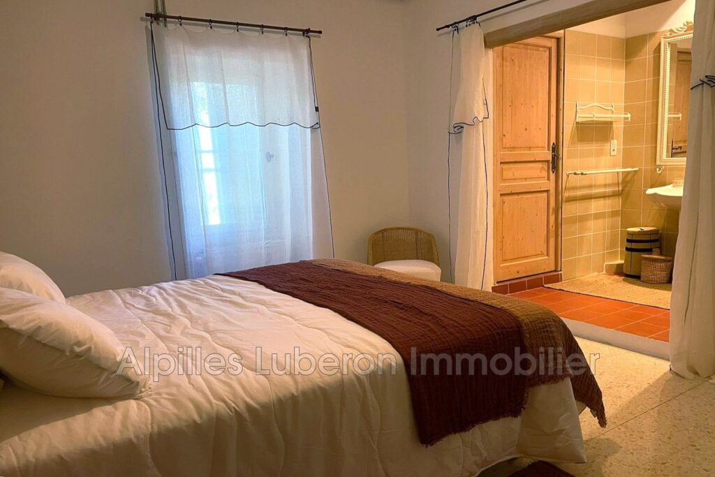 location saisonnière mas 7 Pièce(s) – 7 pièces – 5 chambres – NR voyageurs – 150.00 m²