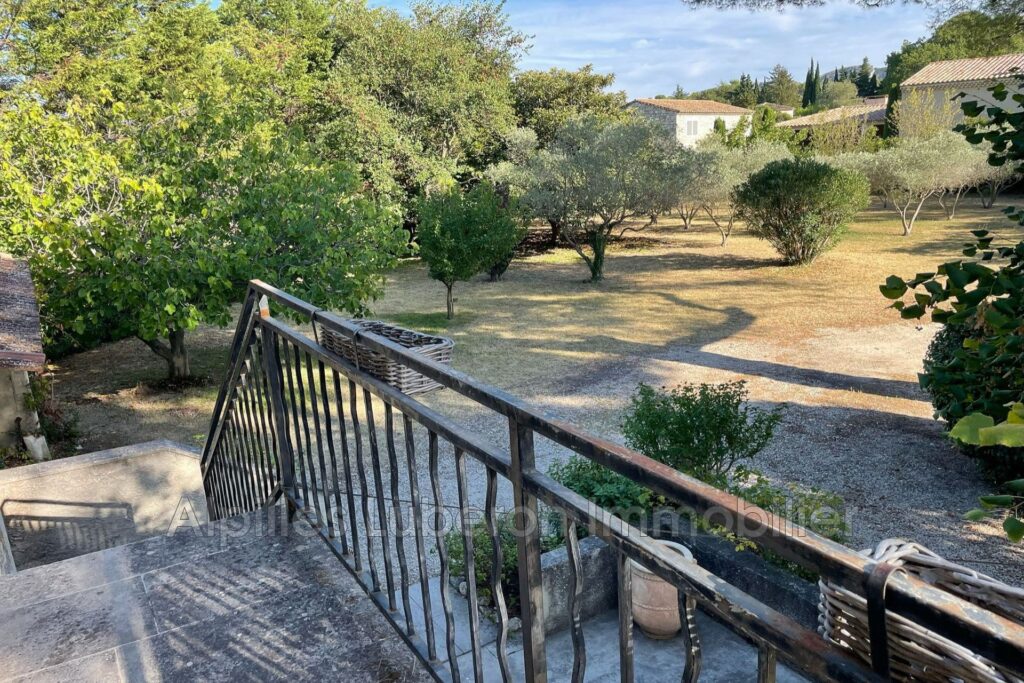 location saisonnière mas 7 Pièce(s) – 7 pièces – 5 chambres – NR voyageurs – 150.00 m²