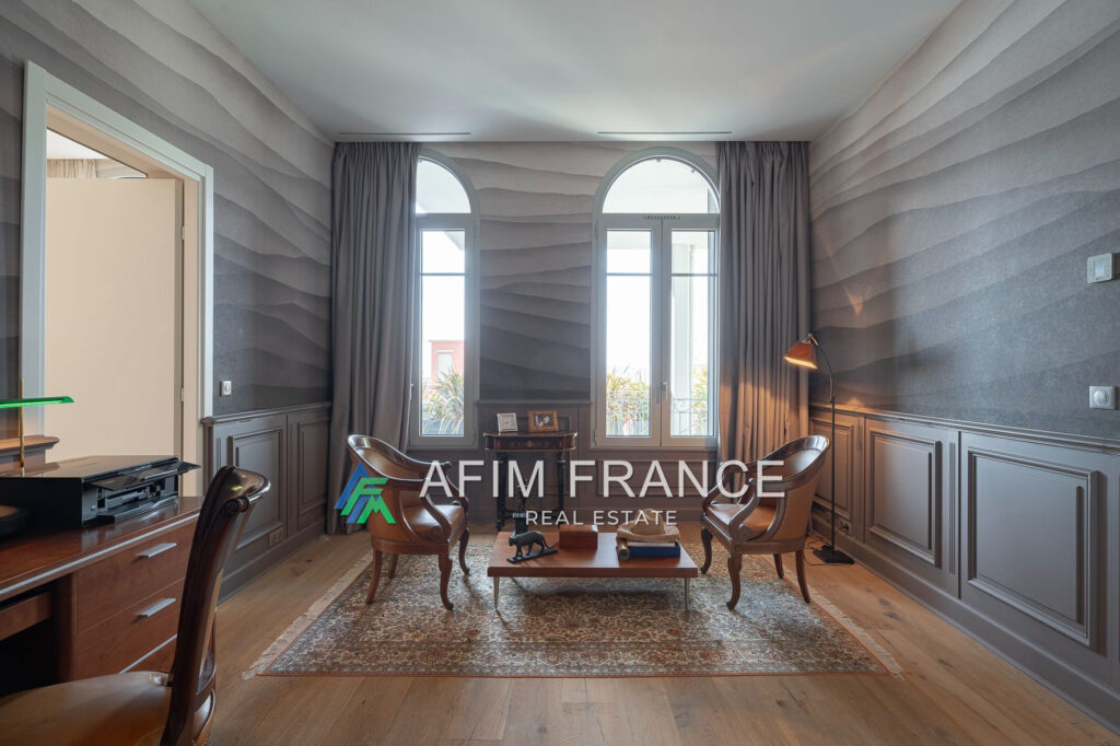 vente maison de ville 4 Pièce(s) – 4 pièces – 3 chambres – 210.00 m²