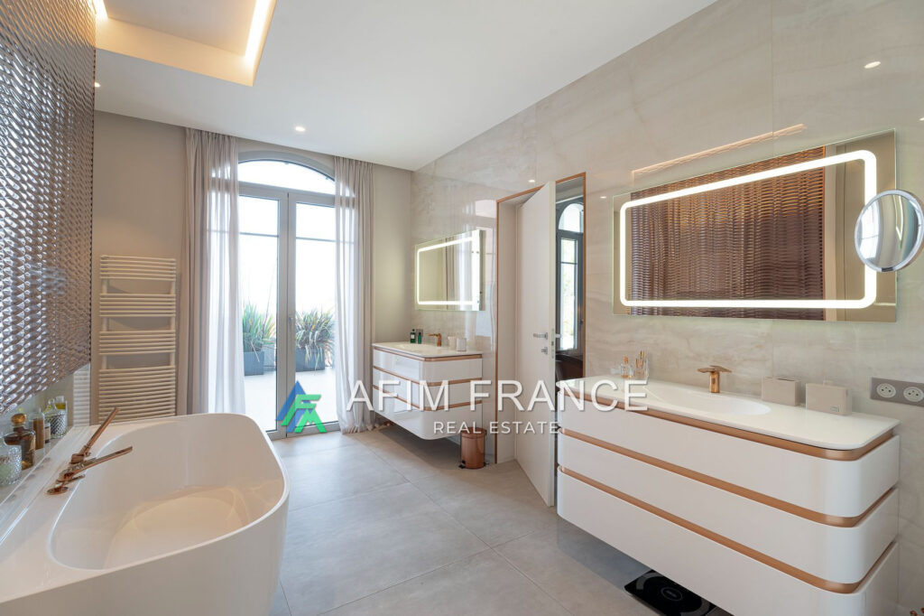 vente maison de ville 4 Pièce(s) – 4 pièces – 3 chambres – 210.00 m²