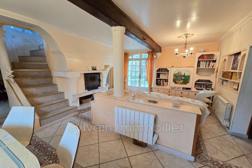 vente maison 6 Pièce(s) – 6 pièces – 5 chambres – NR voyageurs – 122.00 m²