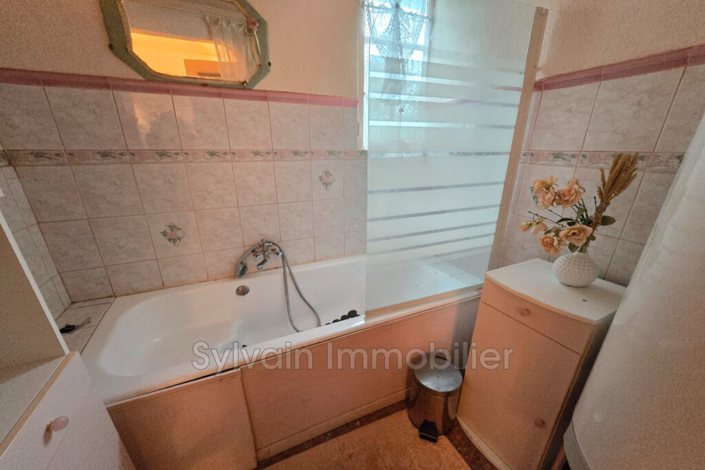 vente maison 6 Pièce(s) – 6 pièces – 5 chambres – NR voyageurs – 122.00 m²