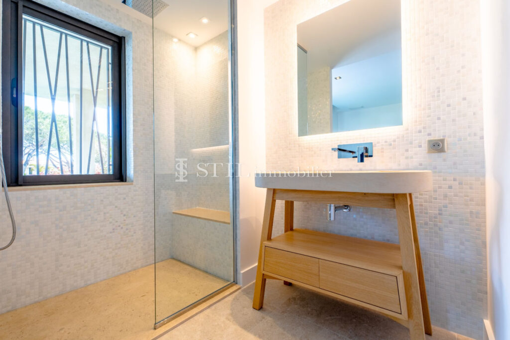 vente villa 6 Pièce(s) – 6 pièces – 6 chambres – NR voyageurs – 370.00 m²