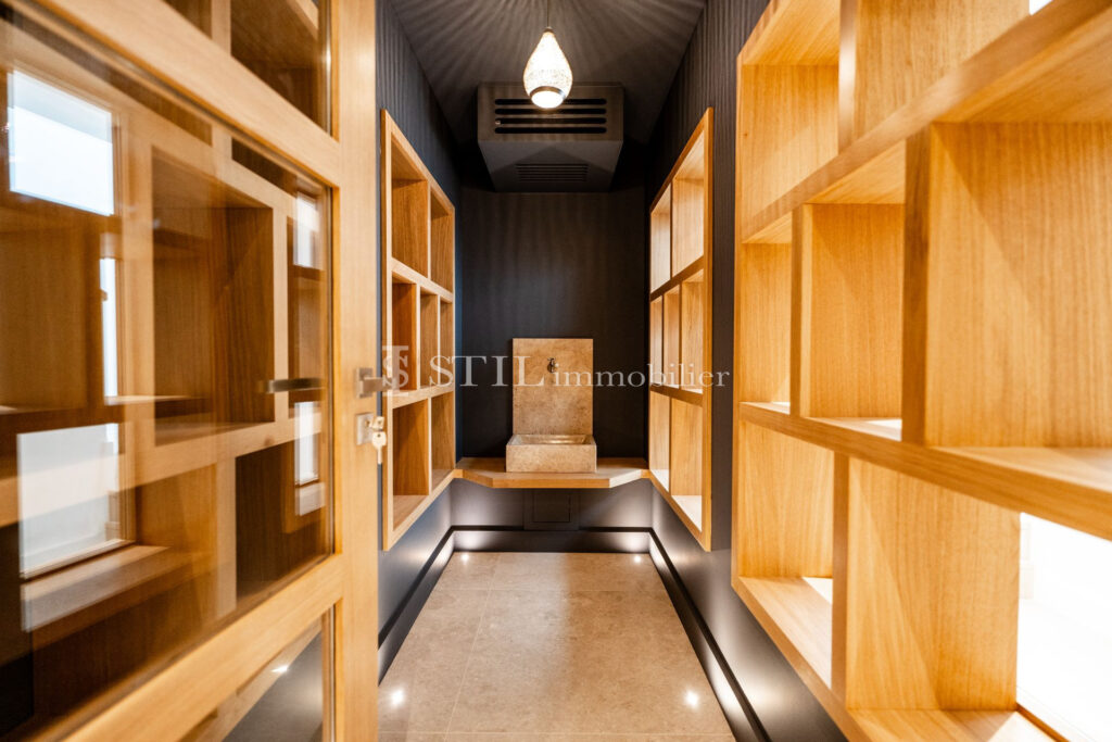 vente villa 6 Pièce(s) – 6 pièces – 6 chambres – NR voyageurs – 370.00 m²