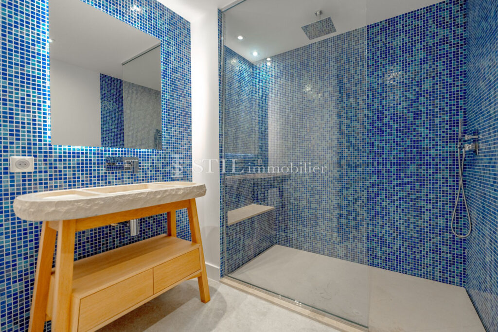 vente villa 6 Pièce(s) – 6 pièces – 6 chambres – NR voyageurs – 370.00 m²