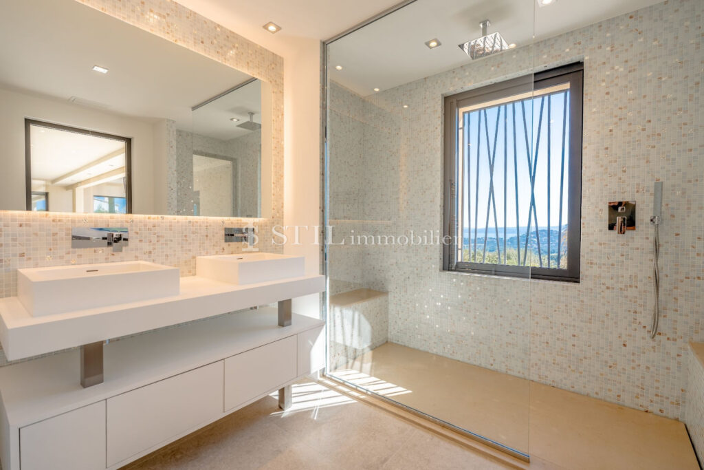 vente villa 6 Pièce(s) – 6 pièces – 5 chambres – 353.00 m²