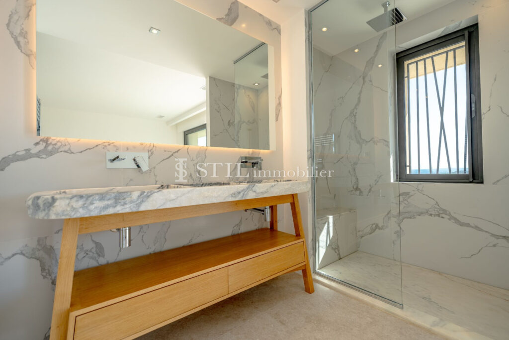 vente villa 6 Pièce(s) – 6 pièces – 5 chambres – 353.00 m²