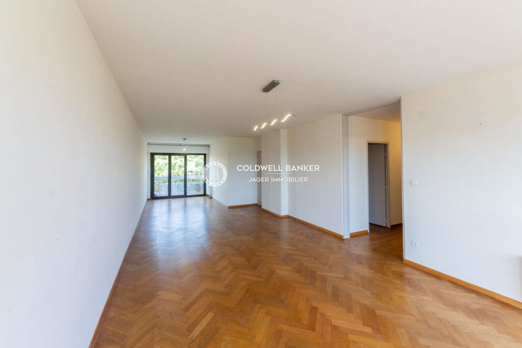 Centre-ville de Sainte-Maxime – Appartement 4 pièces dernier é – 4 pièces – 3 chambres – NR voyageurs – 96.93 m²