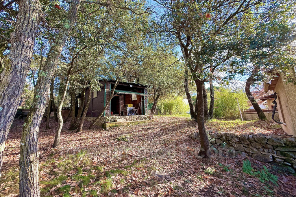 NOUVEAUTE NANS LES PINS 83: Dans un cadre champêtre proche du  – 5 pièces – 3 chambres – NR voyageurs – 106.00 m²