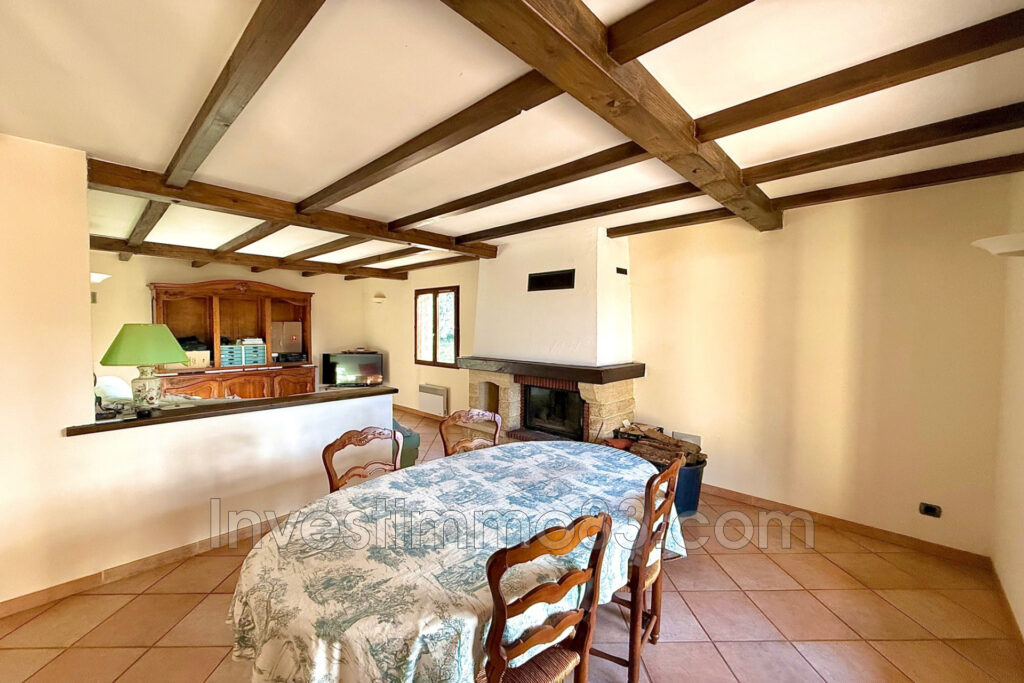 NOUVEAUTE NANS LES PINS 83: Dans un cadre champêtre proche du  – 5 pièces – 3 chambres – NR voyageurs – 106.00 m²