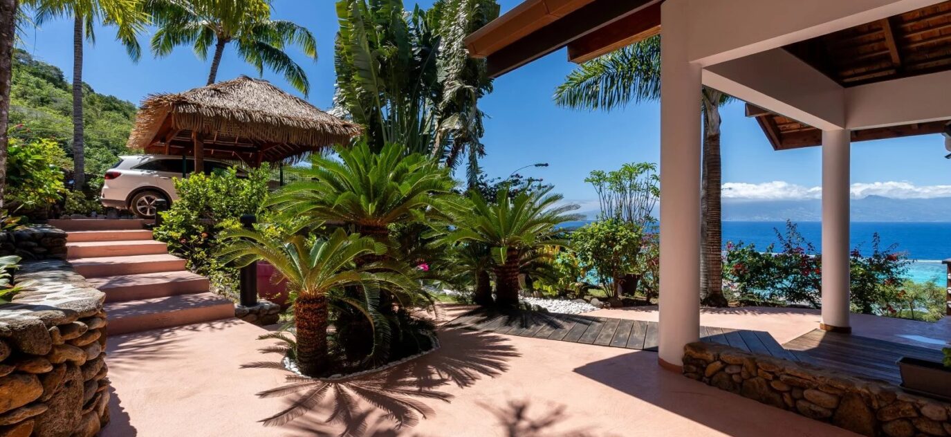 Majestueuses Villas à Moorea – Oasis Tropicale avec Vue sur le Lagon et Tahiti – 10 pièces – 5 chambres – 408 m²