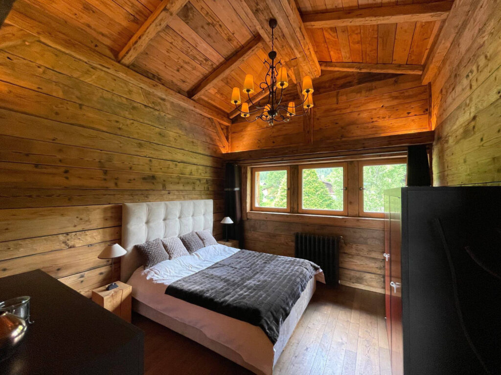 CHALET AUX BELLES PRESTATIONS – 12 pièces – 5 chambres – 305 m²