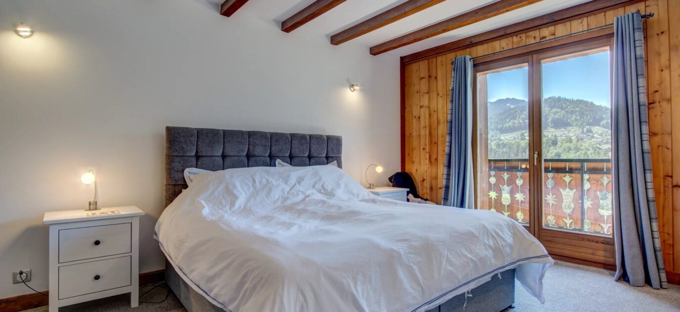 Superbe chalet avec vue panoramique dans un quartier tranquille de Montriond – 8 pièces – 4 chambres – 8 voyageurs – 240 m²