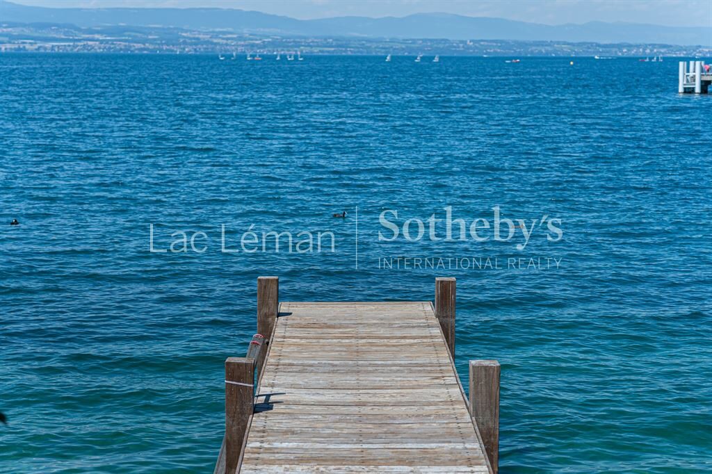 BELLE VILLA CONTEMPORAINE “PIEDS DANS L’EAU” – 5 pièces – 4 chambres – 177 m²