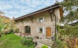 MAGNIFIQUE CORPS DE FERME RÉNOVÉ À 30 MIN DE GENÈVE – 10 pièces – 3 chambres – 2 voyageurs – 500 m²