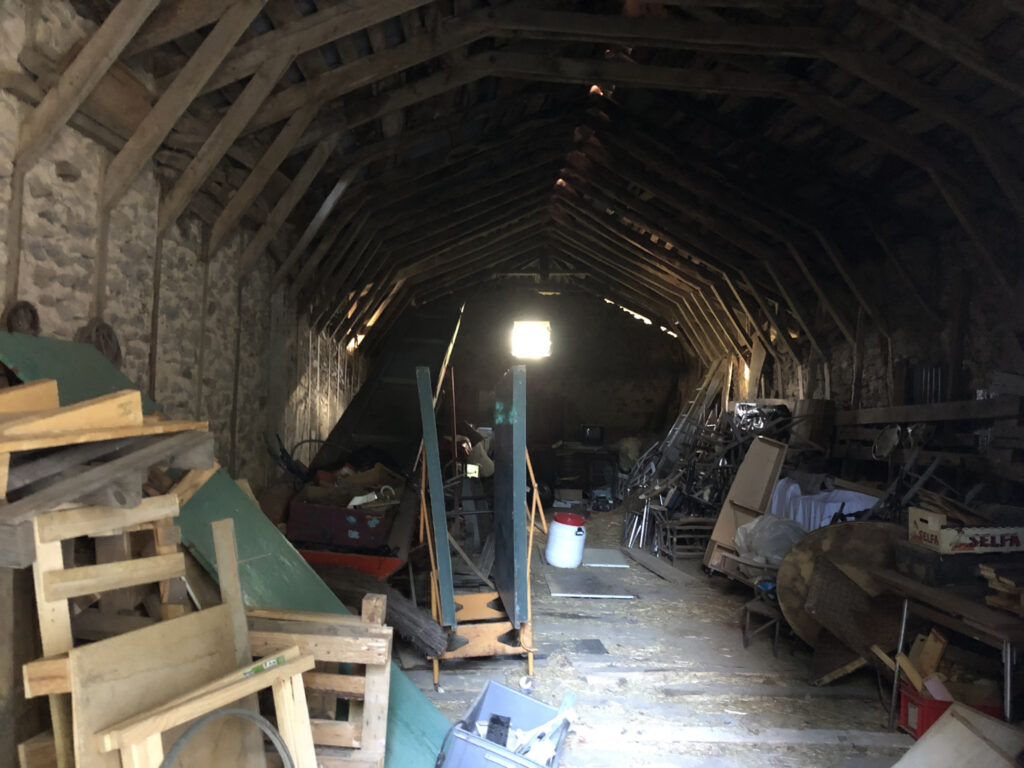 Corps de ferme avec dépendances à la campagne  – 3 pièces – 2 chambres – 150 m²