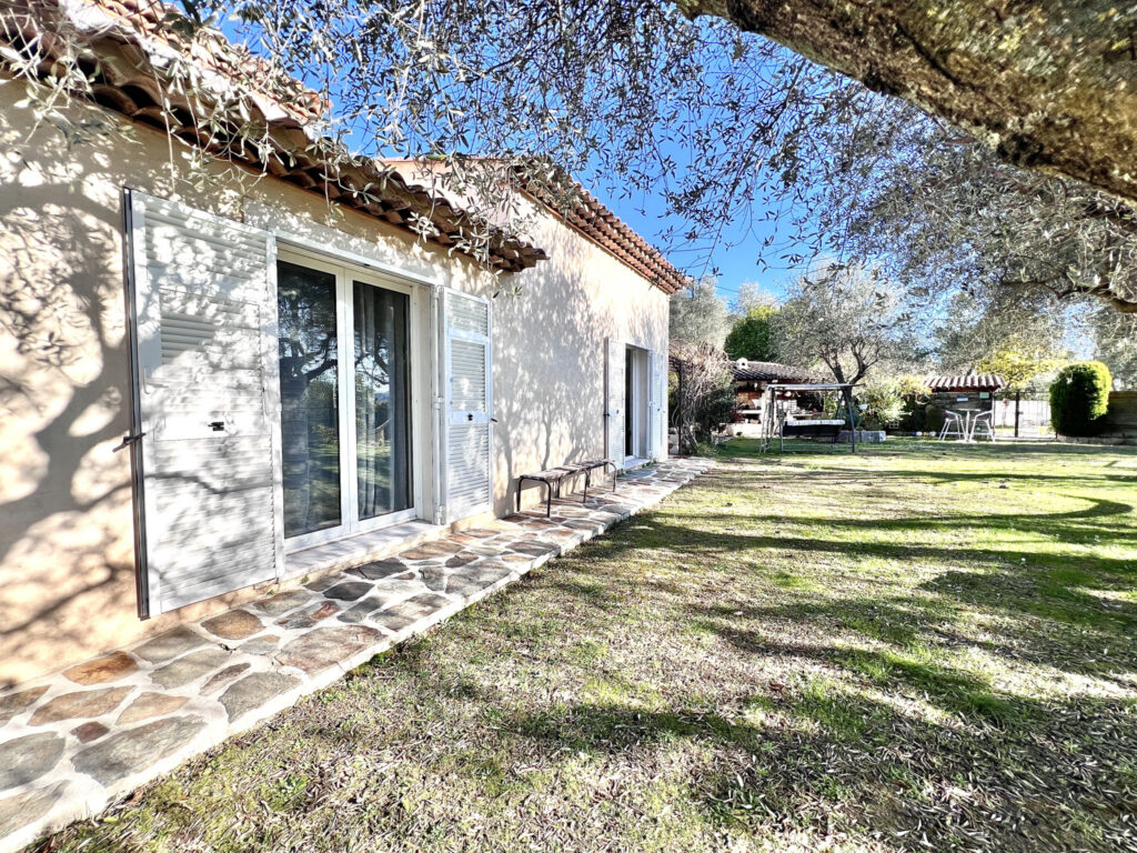 BLAUSASC – VILLA PROVENÇALE – PISCINE – 5 pièces – 3 chambres – 160 m²