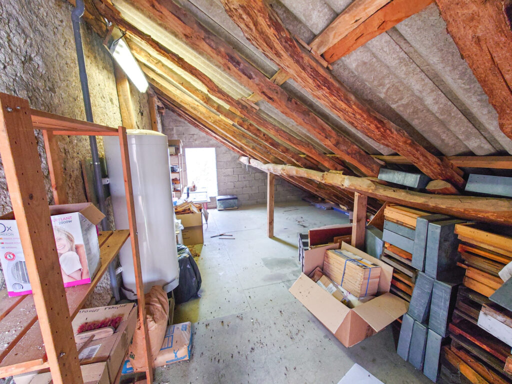 Maison dans un magnifique village des Pyrénées  – 6 pièces – 4 chambres – 132 m²