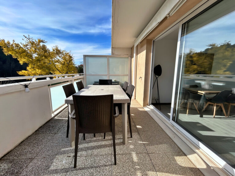 Appartement T3 au dernier étage d’une petite copropriété séc – 3 pièces – 2 chambres – 62.43 m²