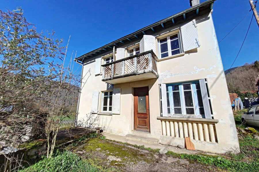 Maison à vendre à Ercé