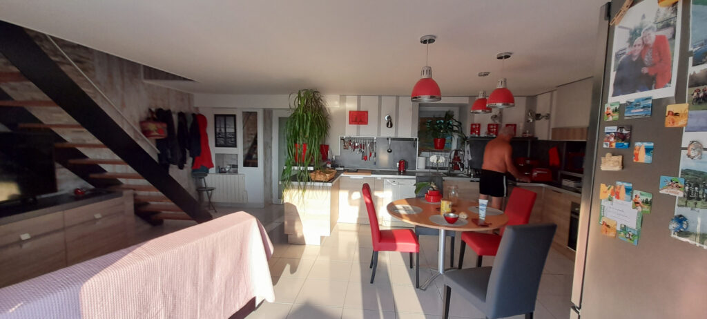 Maison / Villa d’exception sur les hauteurs de AUBUSSON (7km – 4 pièces – 2 chambres – 90 m²