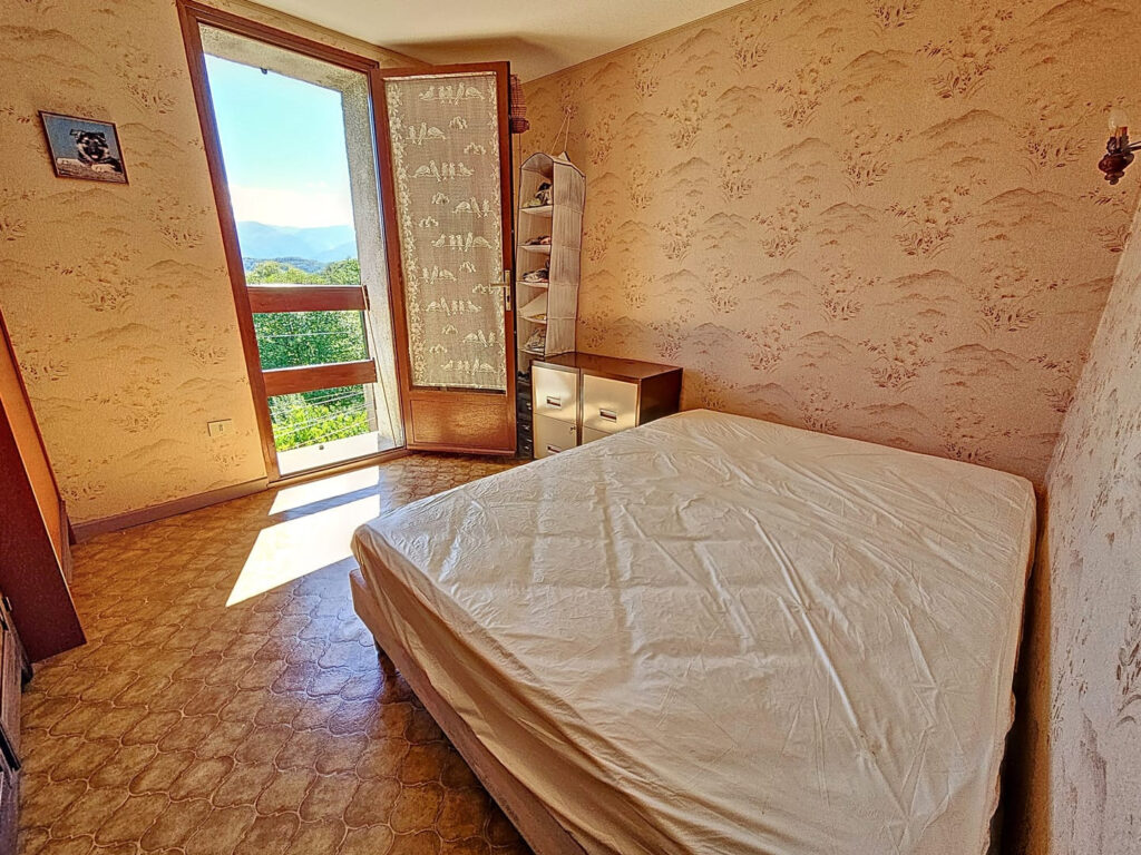 Maison avec vue sur les montagnes – 5 pièces – 4 chambres – 88 m²