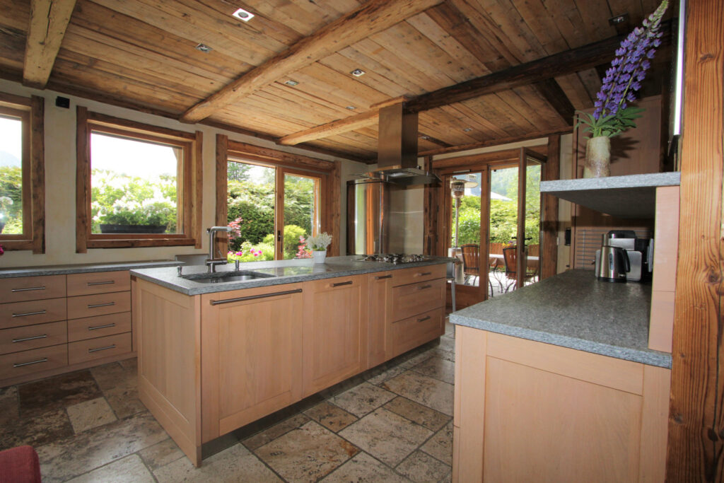 CHALET AUX BELLES PRESTATIONS – 12 pièces – 5 chambres – 305 m²