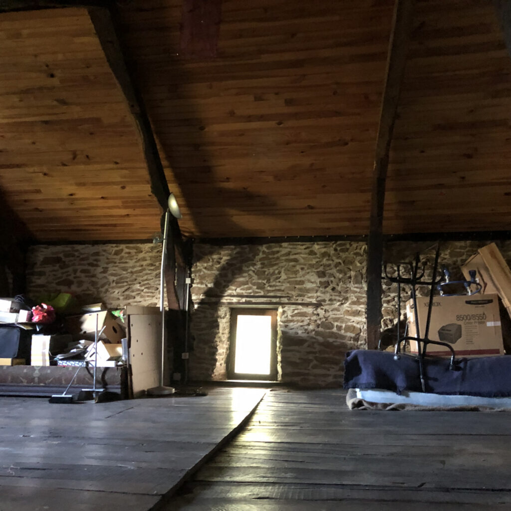 Corps de ferme avec dépendances à la campagne  – 3 pièces – 2 chambres – 150 m²