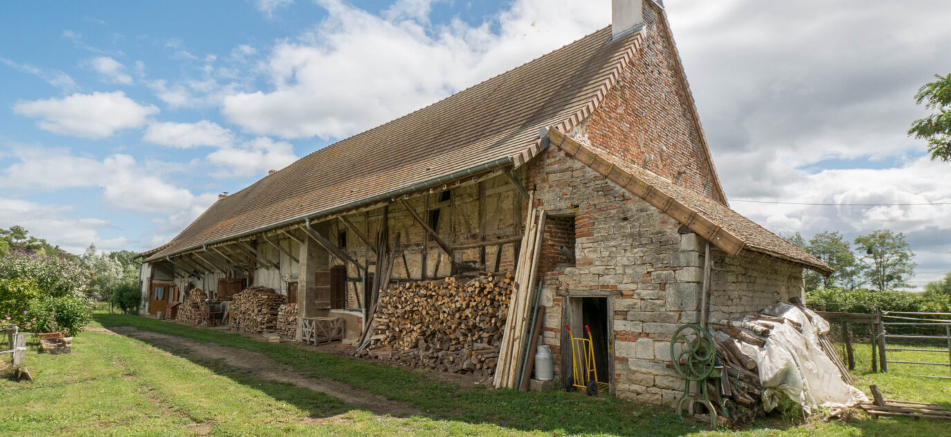 Corp de ferme à St Christophe en Bresse – 5 pièces – 3 chambres – 236 m²