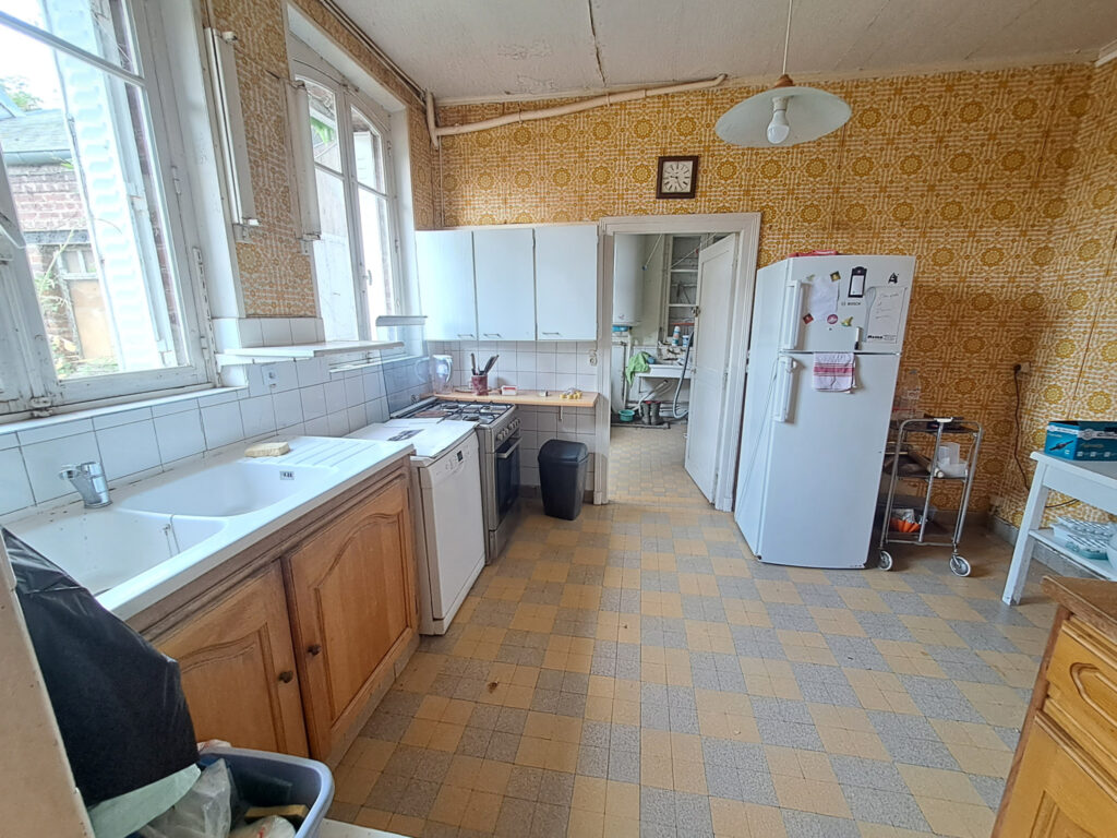 AISNE DURY Corps de Ferme avec plusieurs bâtiments – 11 pièces – 7 chambres – 295 m²