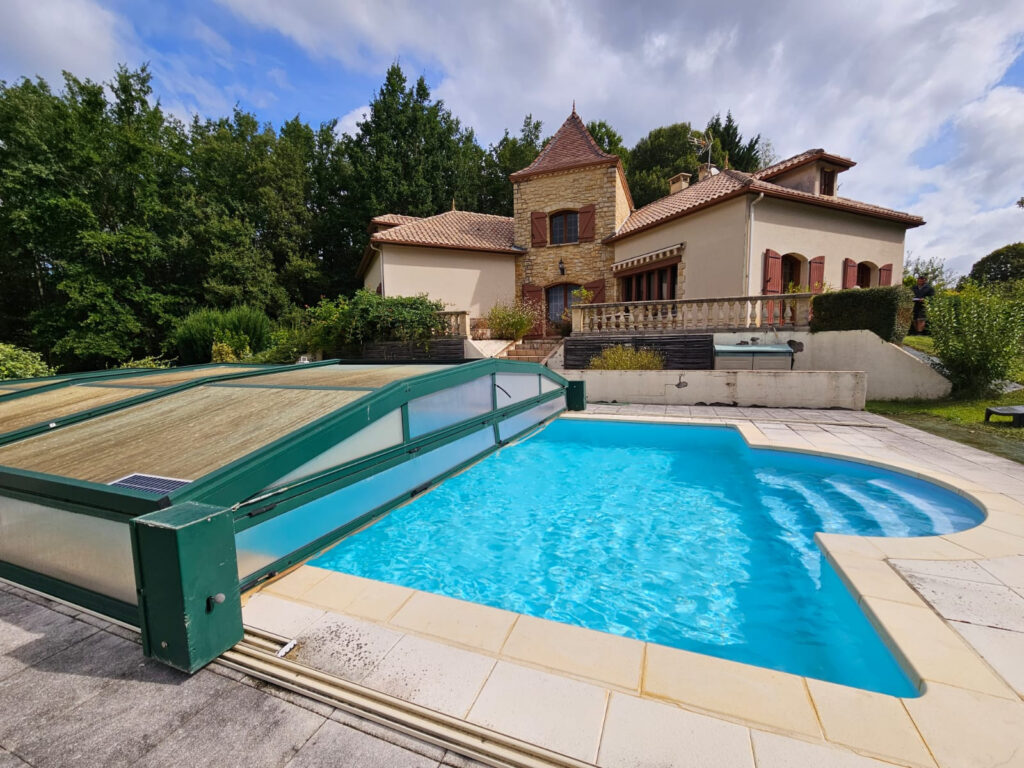 Maison 5 Pièces 171m2 Piscine Couverte – 5 pièces – 4 chambres – 171.29 m²